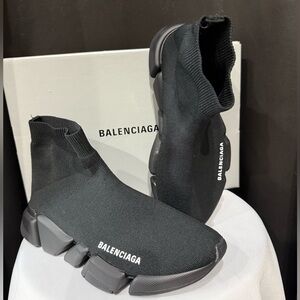 Balenciaga speed 2.0 recycled knit sneaker in black.